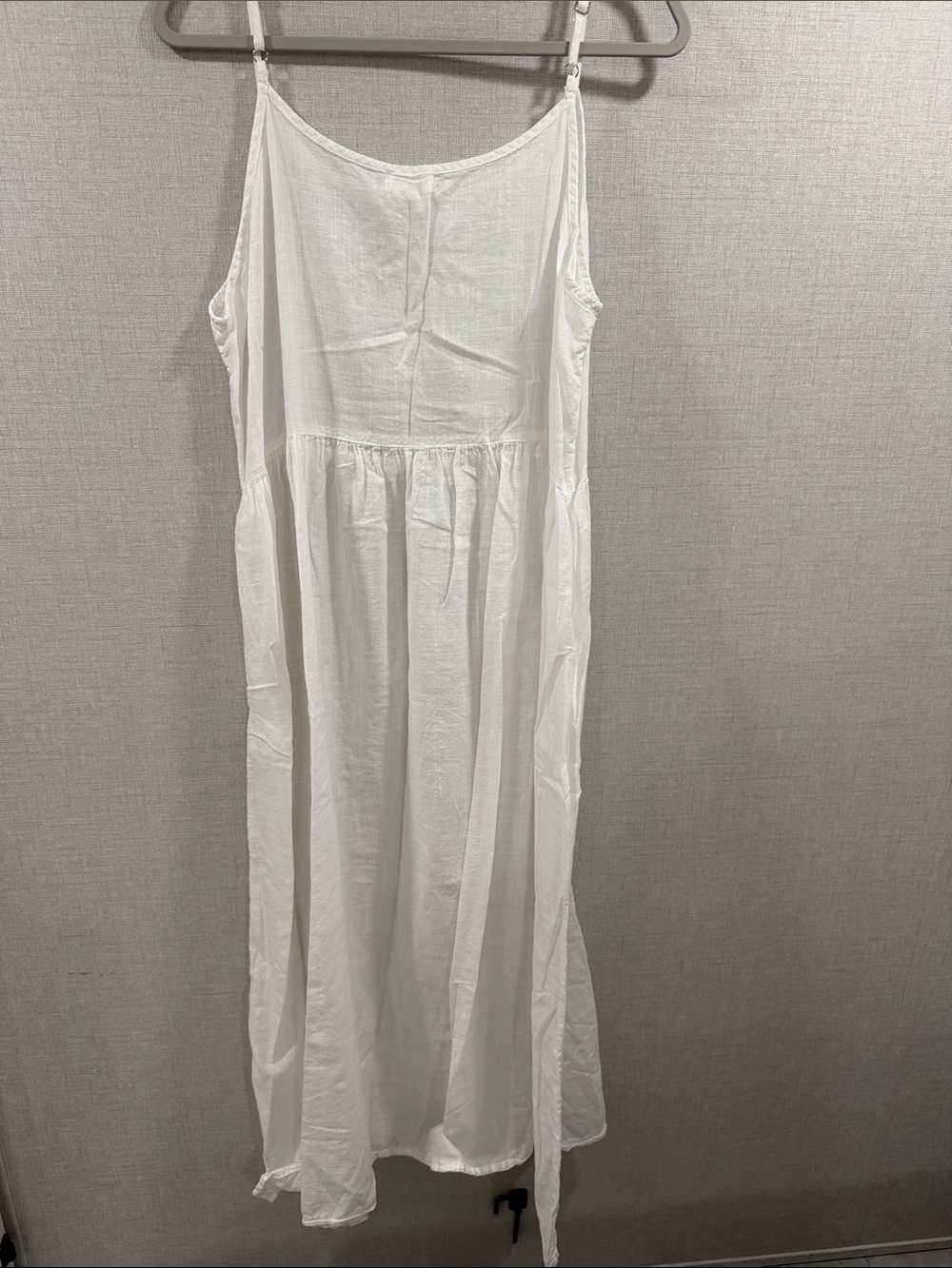 White Sleeveless Maxi Dress with Spaghetti Straps - Picture 4 of 4